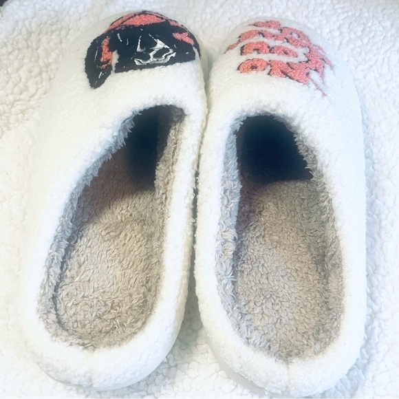 NWT Ghost Face Fleece Slippers – Scream Movie Lovers – Halloween – Size US 7-7.5 - Picture 4 of 5